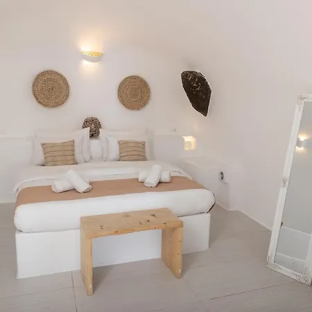Luxus Vip Suites Oia Exterior photo